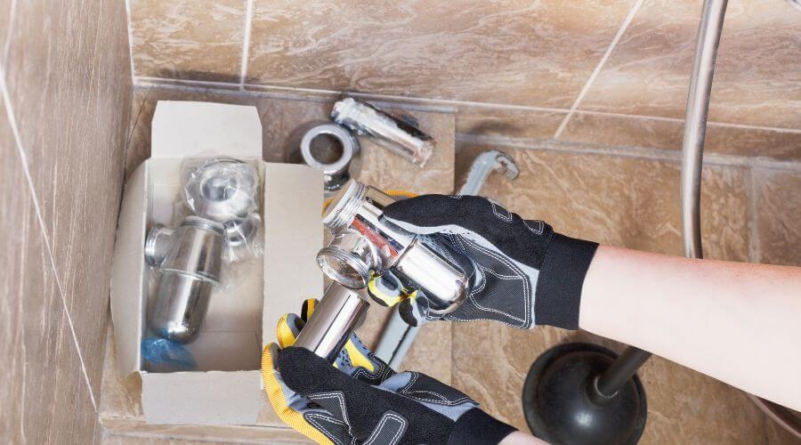 Professional gutter cleaning in Perrinton, MI